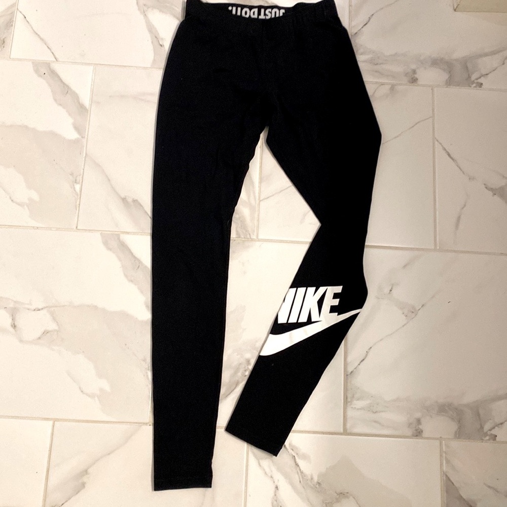 Nike black leggings
